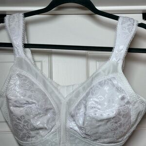 Playtex Floral Print 38C White Bra Wireless Back Closure Style 4693